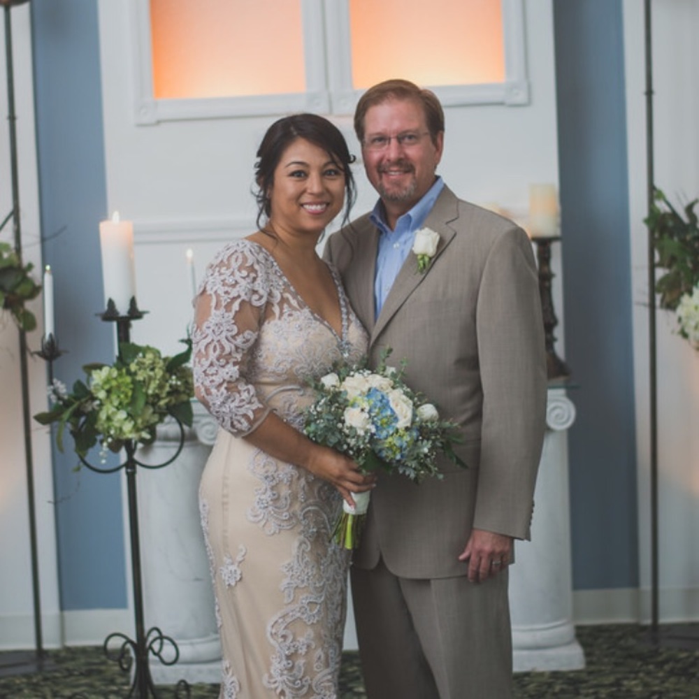 GORGEOUS gown - Picture 2 of 3